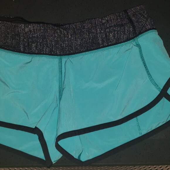 Lululemon Speed Up Shorts. 4 - Picture 2 of 6